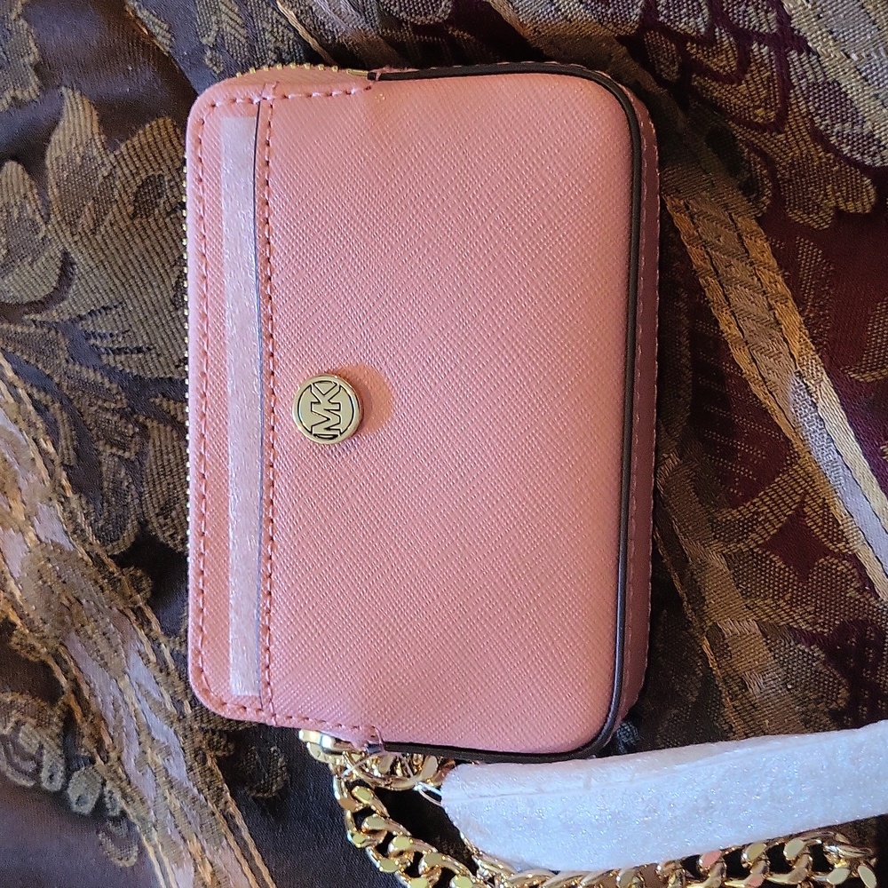 - Michael  kors hp   wrapped tagged gorgeous med chain wallet pink 💗